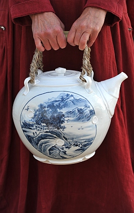 Tineke van Gils  Theepot porselein